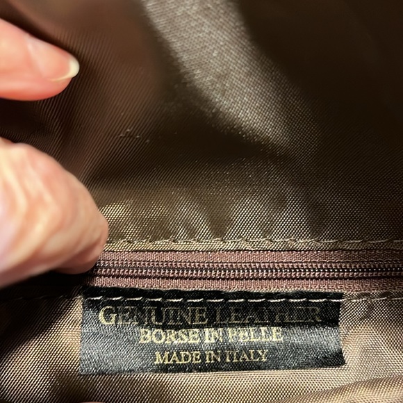 Borse in Pelle leather crossbody with adjustable strap - Picture 14 of 15